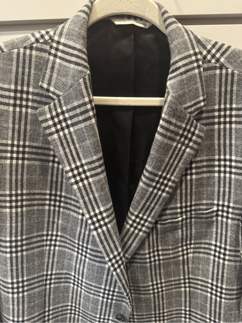 Men's Gray Plaid Sport Coat - Classic Notch Lapel Blazer - Picture 5 of 9